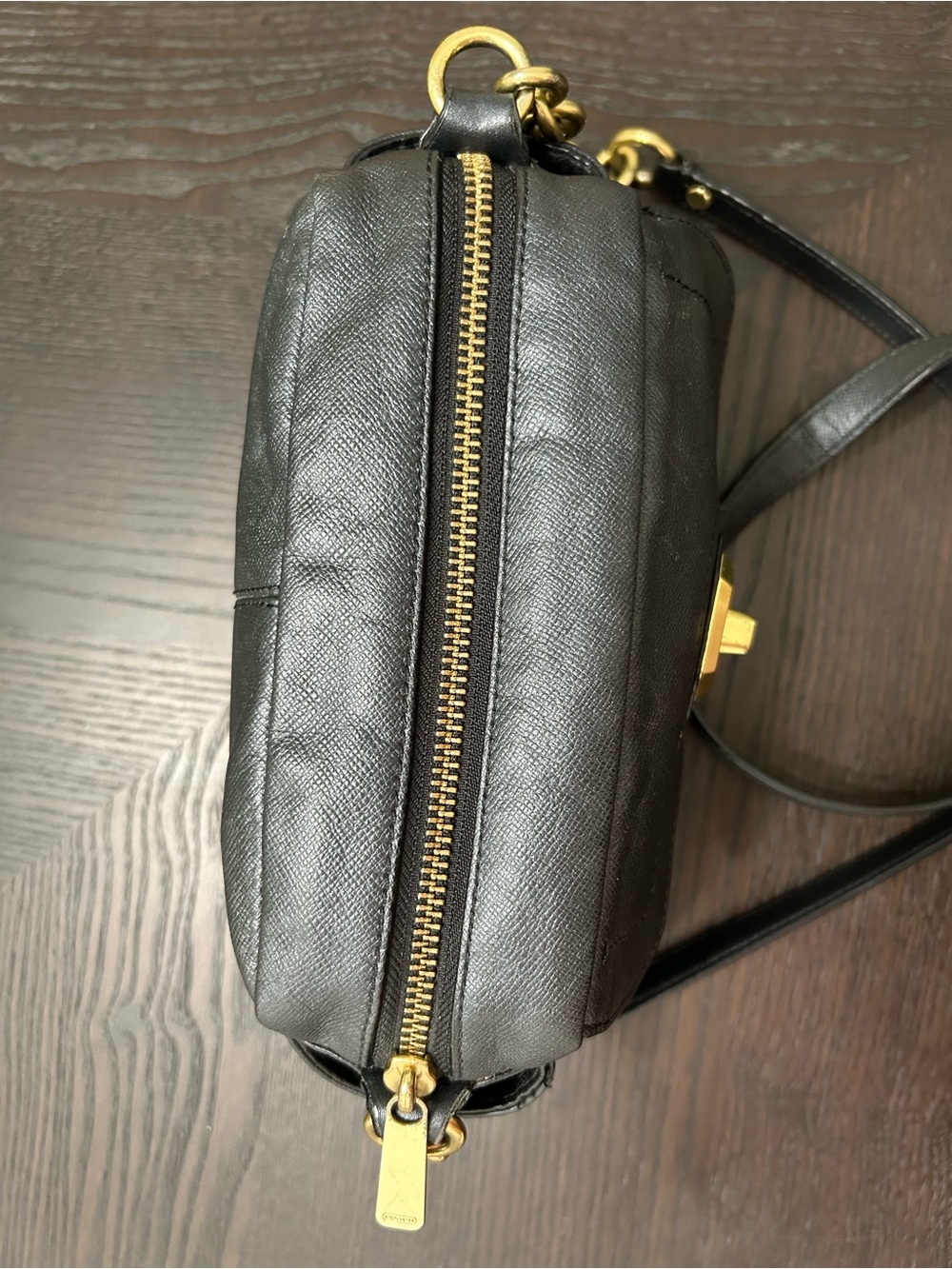 COACH LEATHER CAMPBELL TURNLOCK CROSSBODY BAG WITH CHAIN ACCENT/LEATHER STRAP. - Picture 5 of 10
